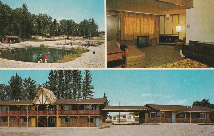 Coach House Motel (Waterway Inn) - OLD POSTCARD